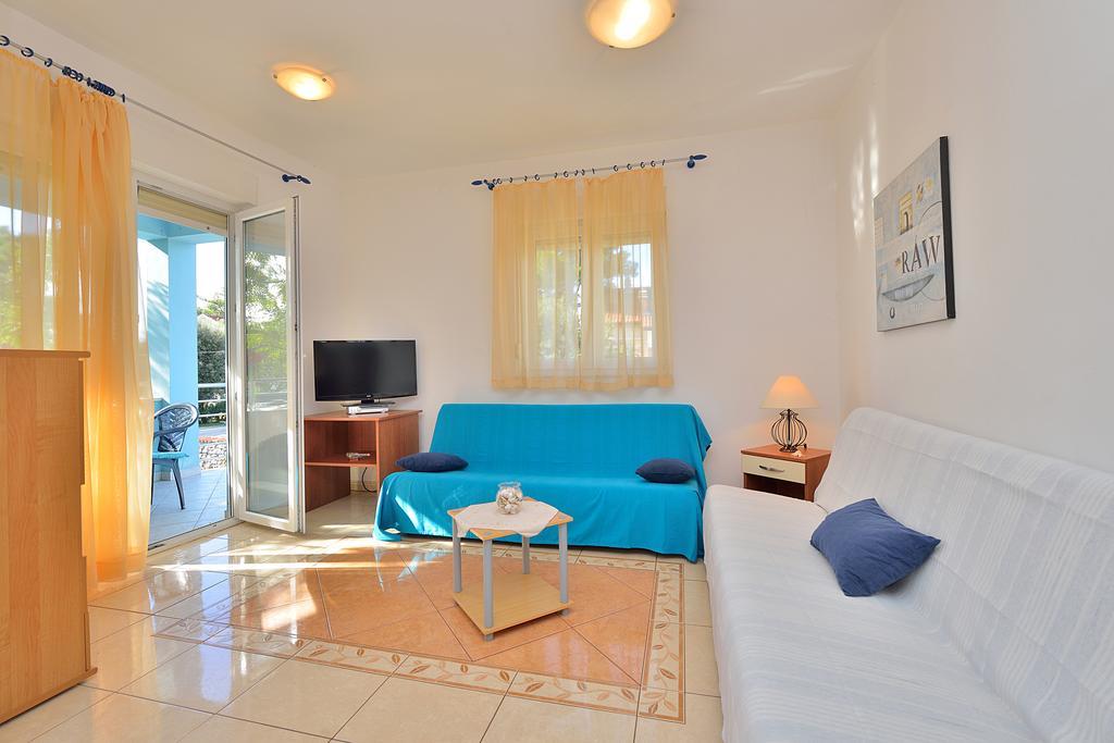 Sara Apartments Петркане Стая снимка