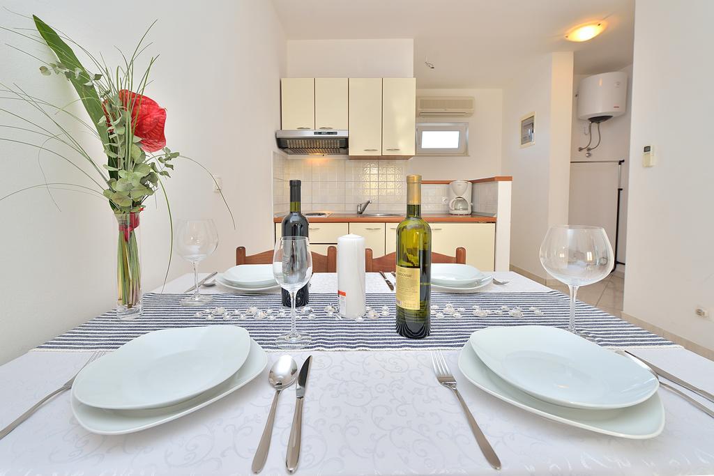Sara Apartments Петркане Стая снимка