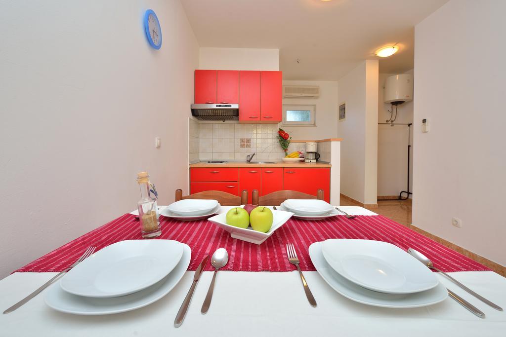 Sara Apartments Петркане Стая снимка