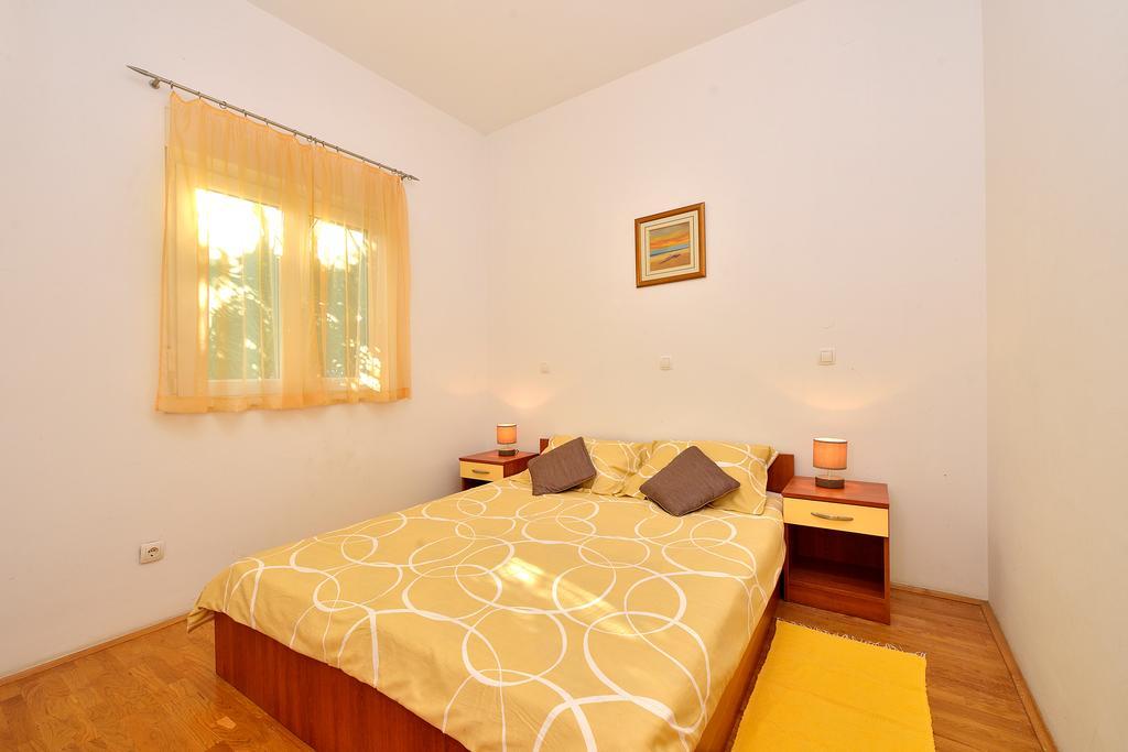 Sara Apartments Петркане Стая снимка