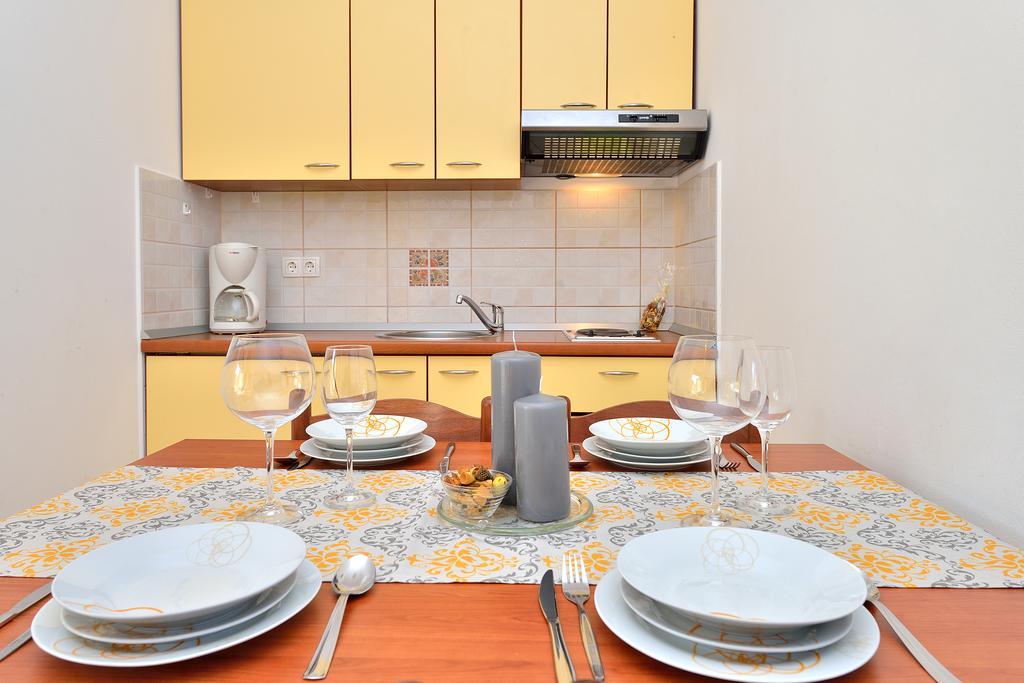 Sara Apartments Петркане Стая снимка